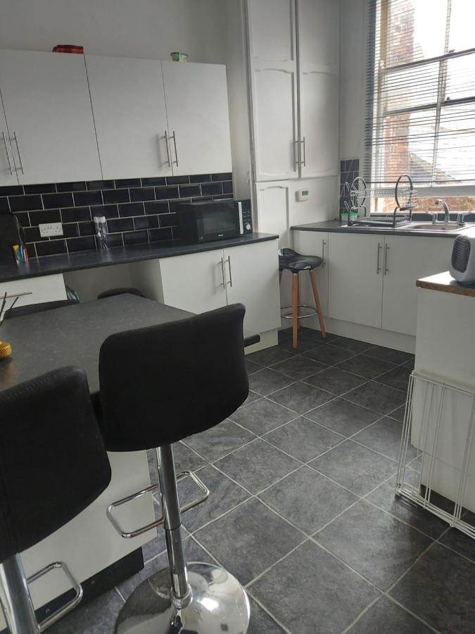 Sandyrise Holiday Lets Apartment Scarborough Ngoại thất bức ảnh