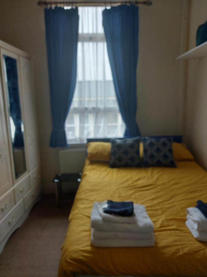 Sandyrise Holiday Lets Apartment Scarborough Ngoại thất bức ảnh