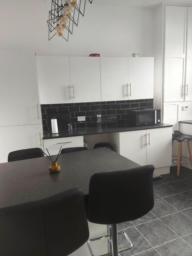 Sandyrise Holiday Lets Apartment Scarborough Ngoại thất bức ảnh